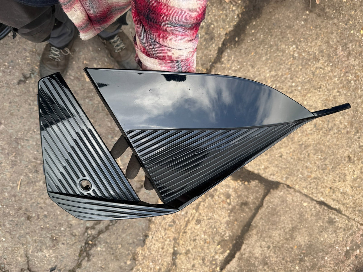 Peugeot 408 gril RH kanan bumper depan 2022 -2025 Tulen 9840750980 Calar