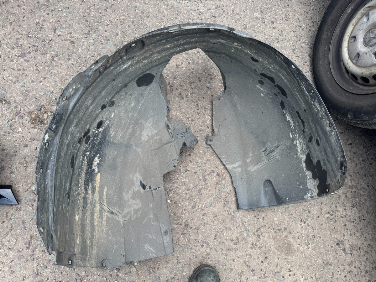VOLVO S60 MK3 Front Left Fender Splash Shield 32226106 GENUINE