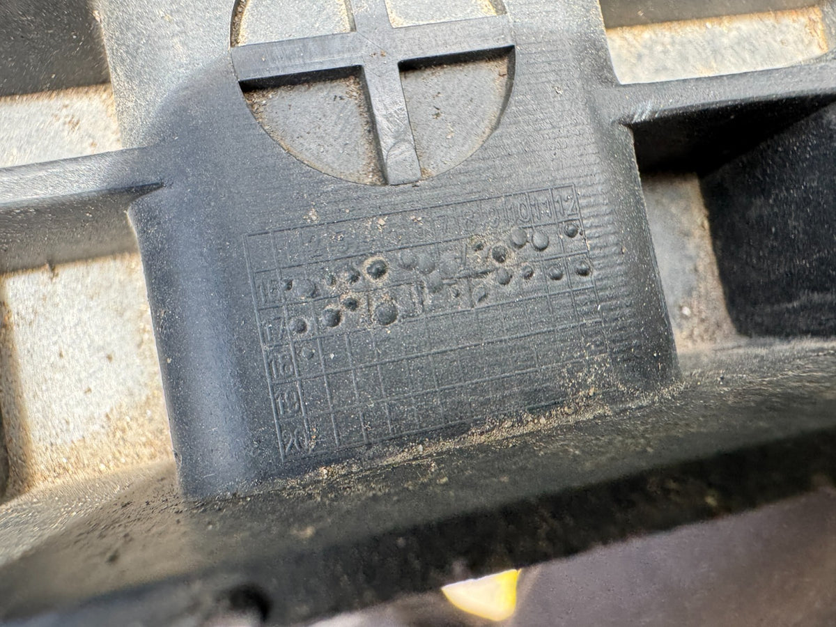 !NO FAKE! Mercedes W176 Bumper Carrier Bracket Rear Support Holder A1768850065