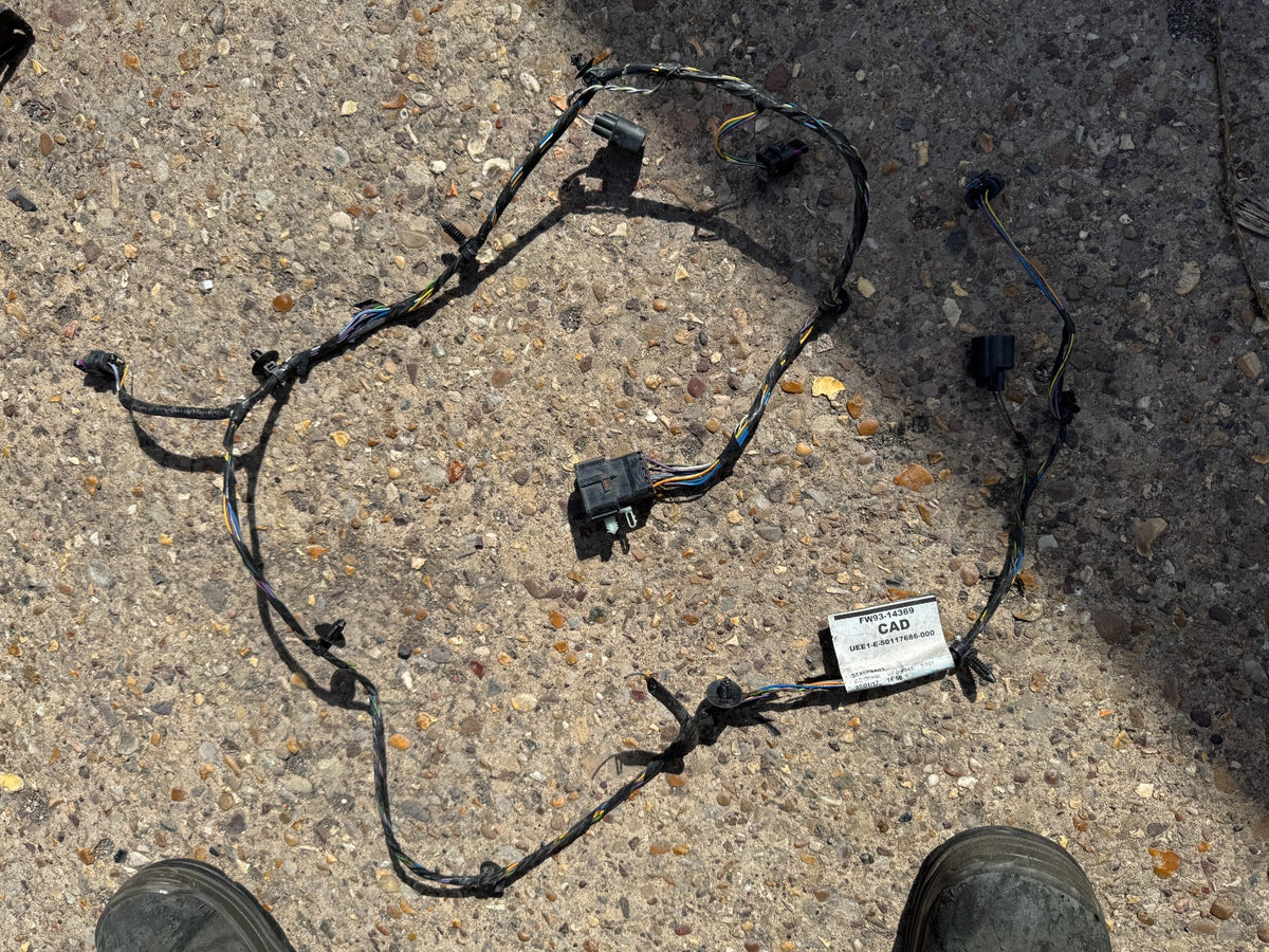 Jaguar XJ X351 2017 front bumper wiring loom PDC FW9314369CAD damaged