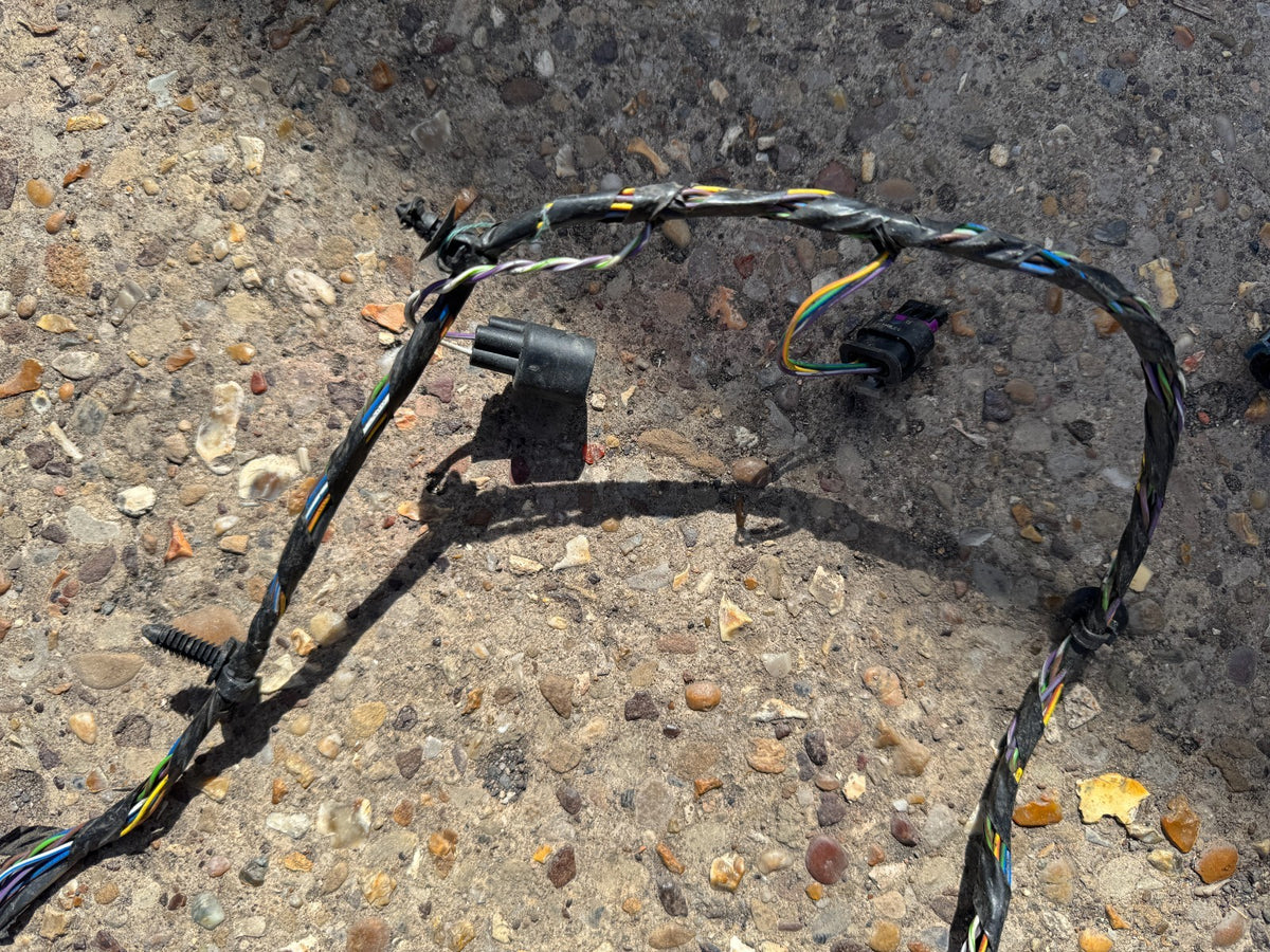 Jaguar XJ X351 2017 front bumper wiring loom PDC FW9314369CAD damaged