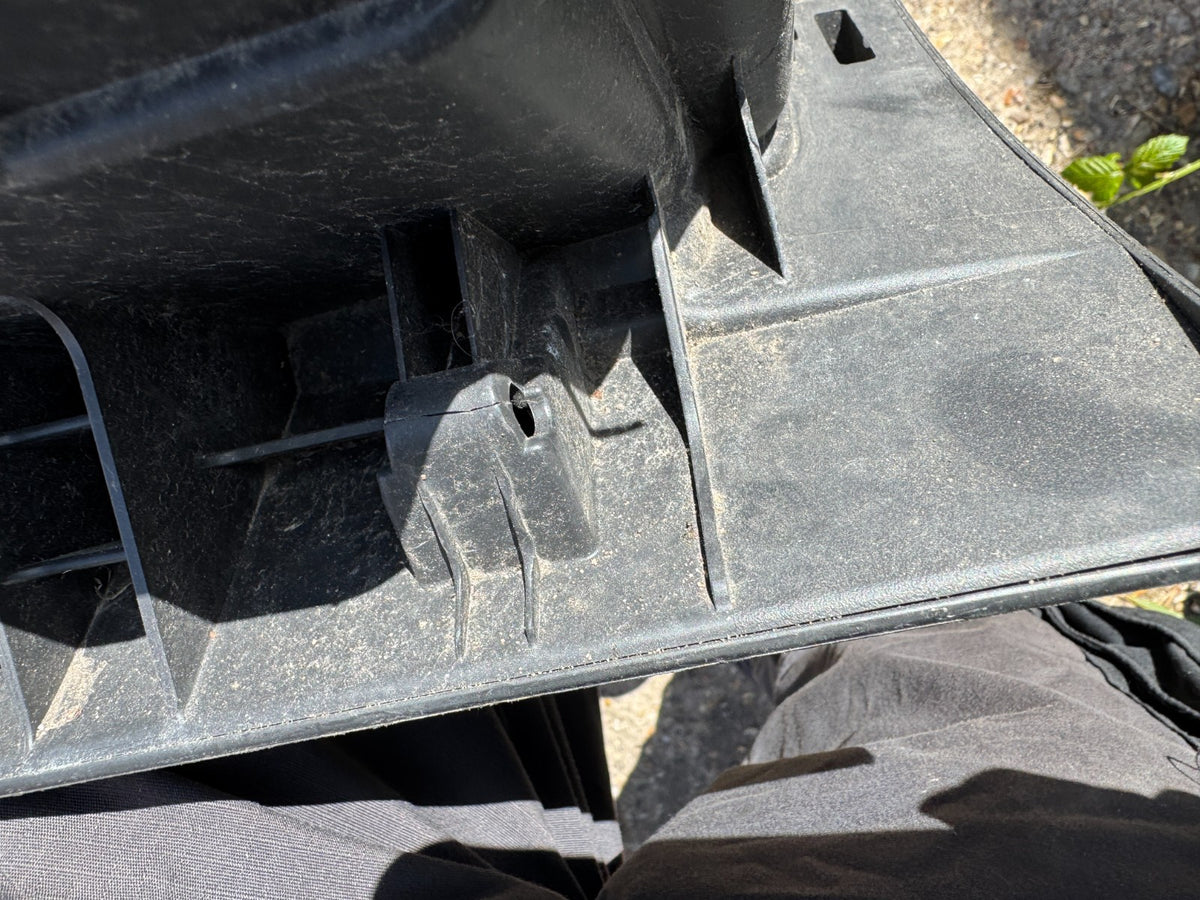 F1EBA06040 GLOVE COMPARTMENT / F1EBA06040 / F1EBA06040 / 817489 FOR FORD FOCUS I