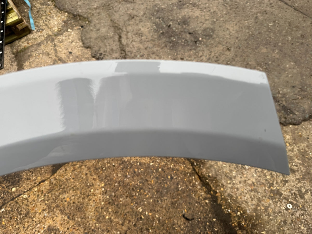 Molding Over Fender Belakang Kanan Ford Puma Genuine l1TB-S288D 2021 RHD 25149900
