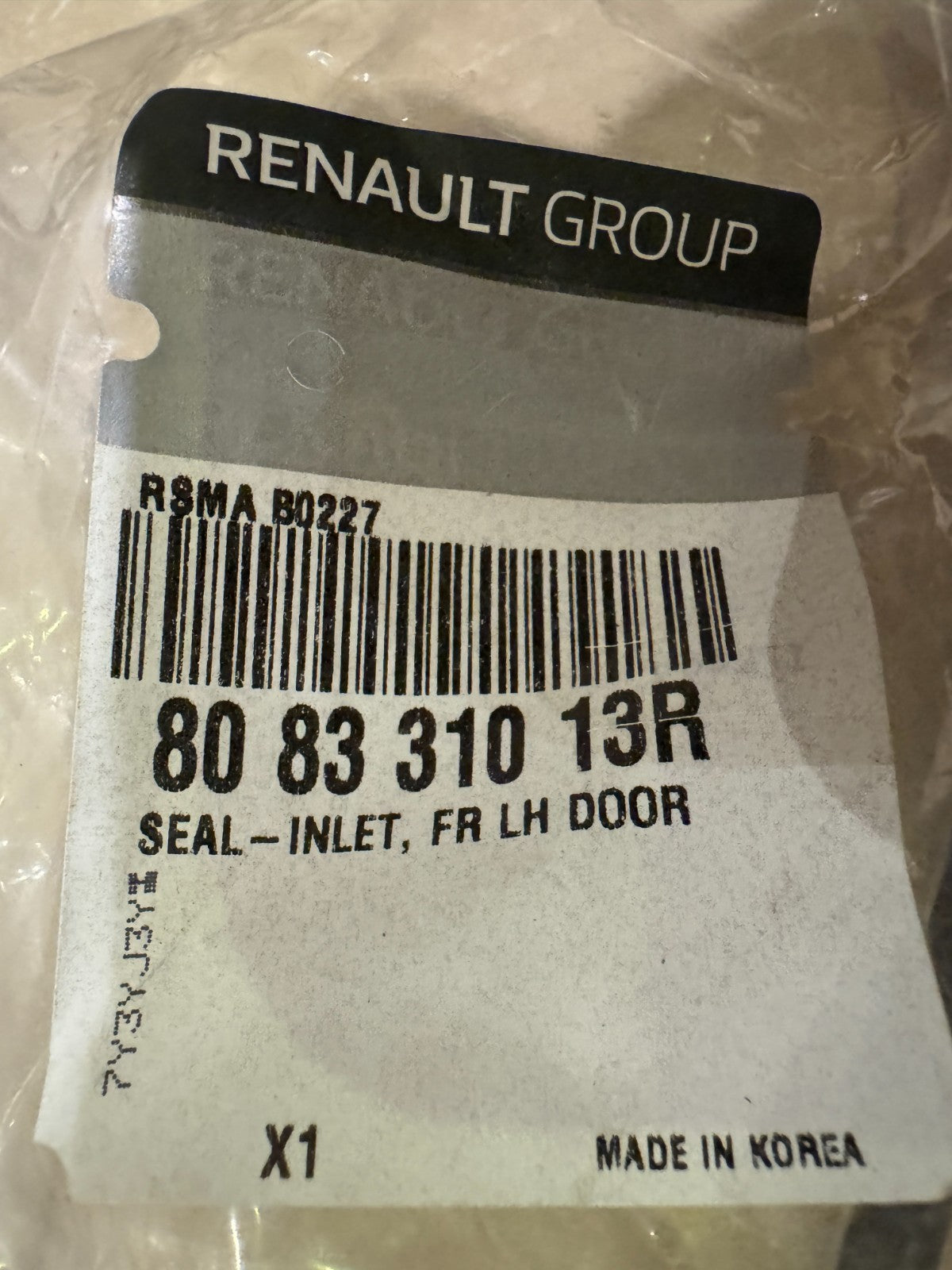 NEW GENUINE 808331013R RUBBER DOOR SEAL / 196668 FOR RENAULT ARKANA FRONT LH