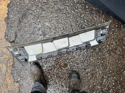 Ford Ecosport 2019 trim bumper belakang bagian bawah gn1517d781
