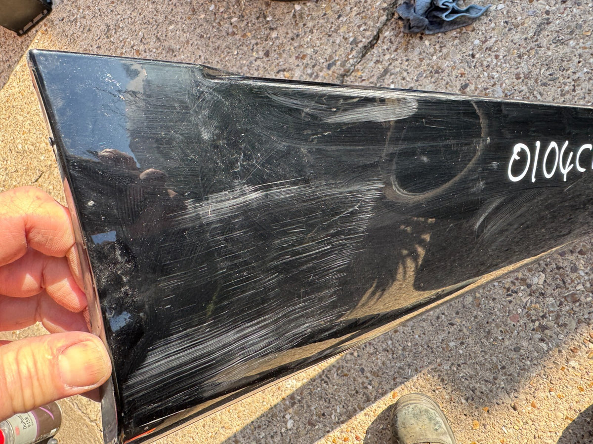 GENUINE RANGE ROVER VOGUE L460 REAR RIGHT DOOR LOWER MOULD 2022-ON M8E2274A48BG