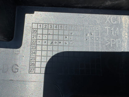 GENUINE RANGE ROVER VOGUE L460 REAR RIGHT DOOR LOWER MOULD 2022-ON M8E2274A48BG