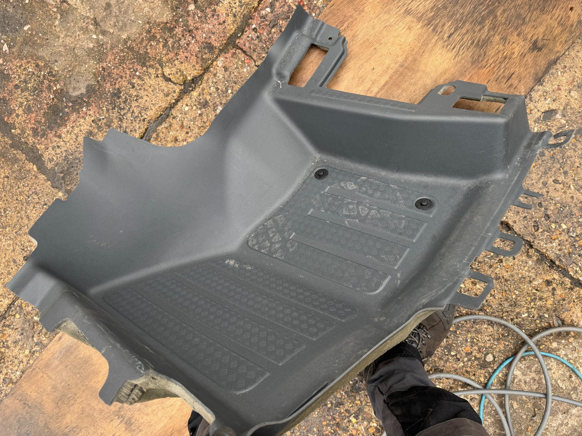2024 LAND ROVER DEFENDER RHD CARPET LEFT FRONT LEFT L8B2130C31AD8LAA