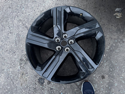 LAND ROVER DISCOVERY 5 L462 22 ALLOY WHEEL 5124 ET45 MY42-1007-DA SCRATCHED