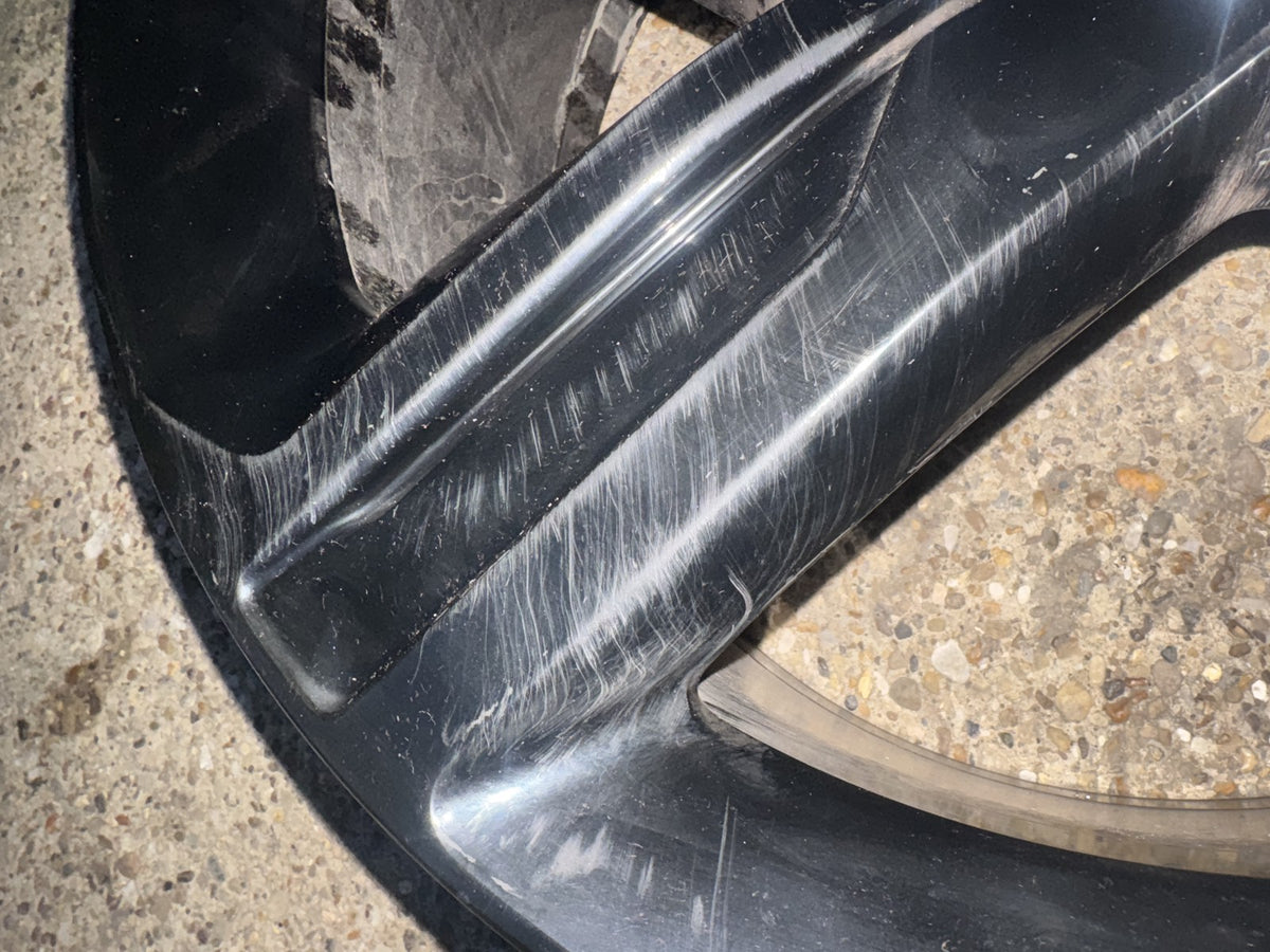 LAND ROVER DISCOVERY 5 L462 22 ALLOY WHEEL 5124 ET45 MY42-1007-DA SCRATCHED