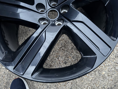 LAND ROVER DISCOVERY 5 L462 22 ALLOY WHEEL 5124 ET45 MY42-1007-DA SCRATCHED