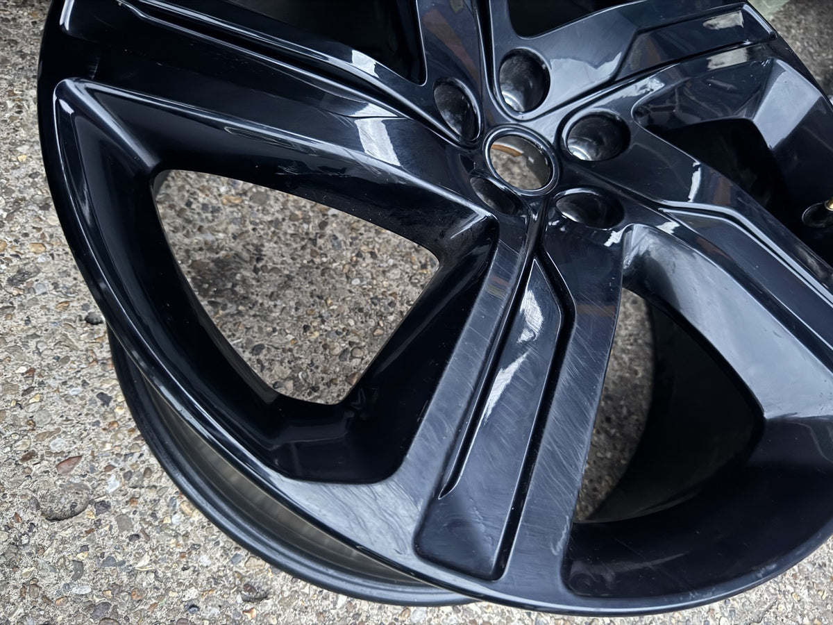 LAND ROVER DISCOVERY 5 L462 22 ALLOY WHEEL 5124 ET45 MY42-1007-DA SCRATCHED