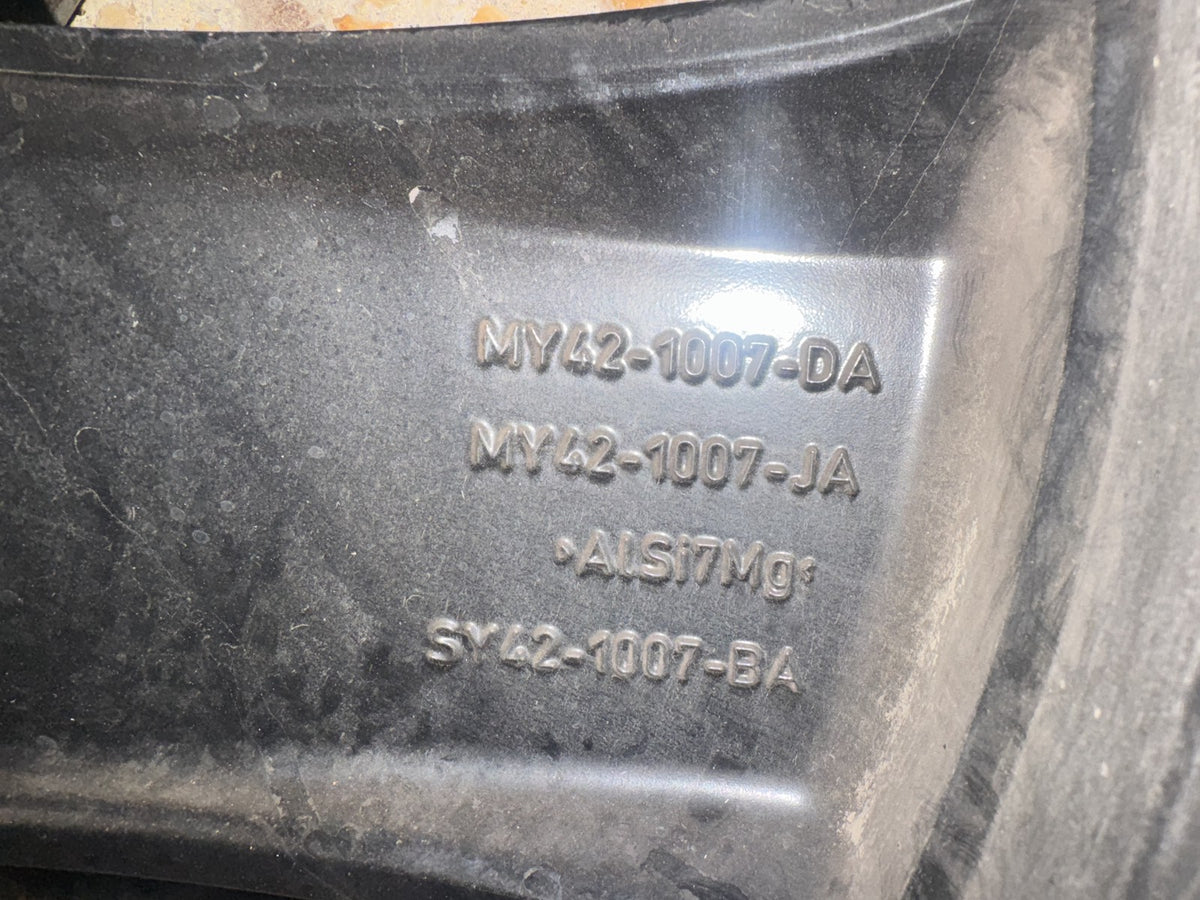 LAND ROVER DISCOVERY 5 L462 22 ALLOY WHEEL 5124 ET45 MY42-1007-DA SCRATCHED