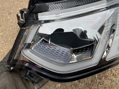 2025 Discovery Sport L550 小改款 左 LED 矩陣式大燈 MK7213W030GD 受損