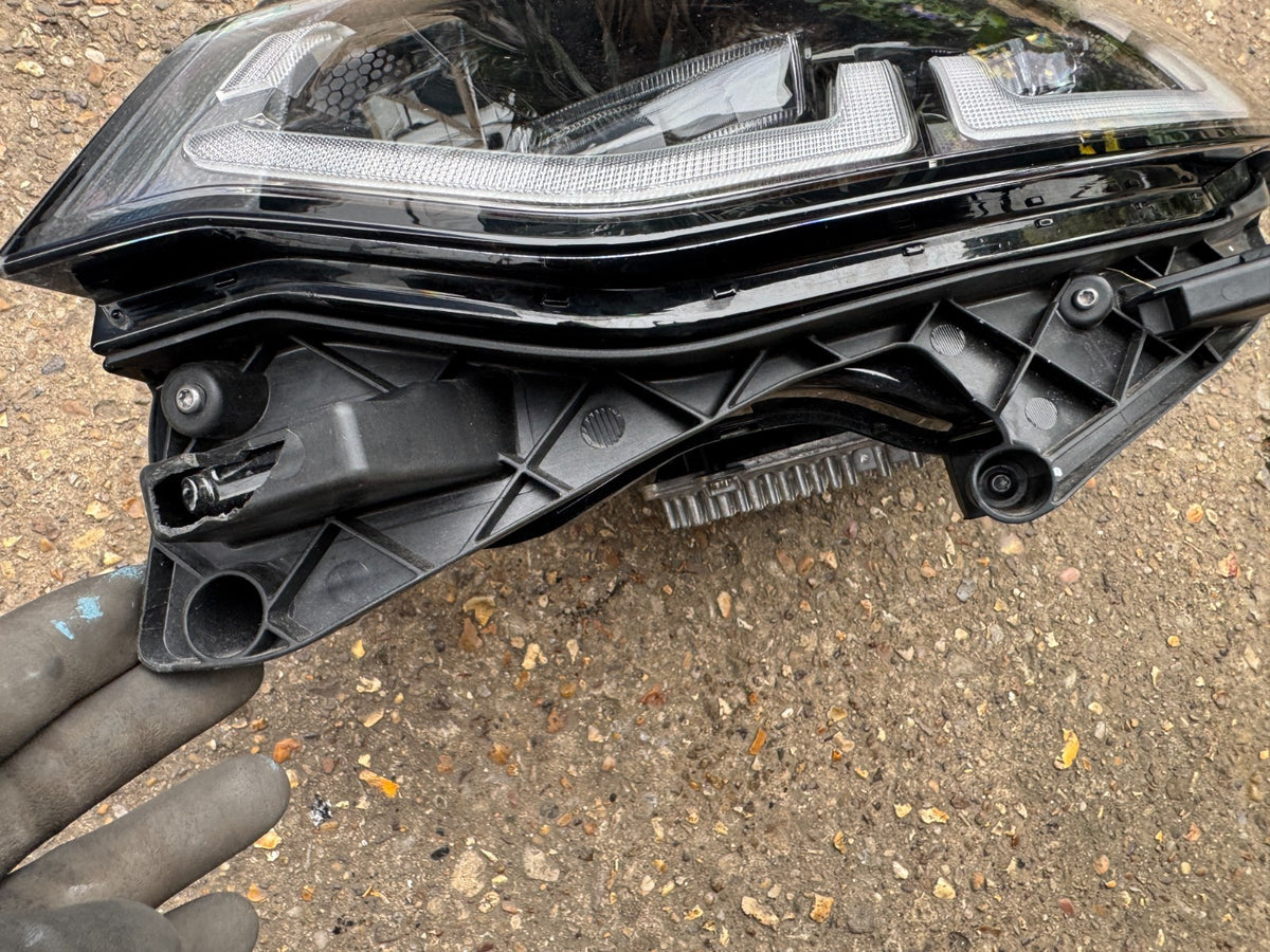 2025 Discovery Sport L550 小改款 左 LED 矩陣式大燈 MK7213W030GD 受損