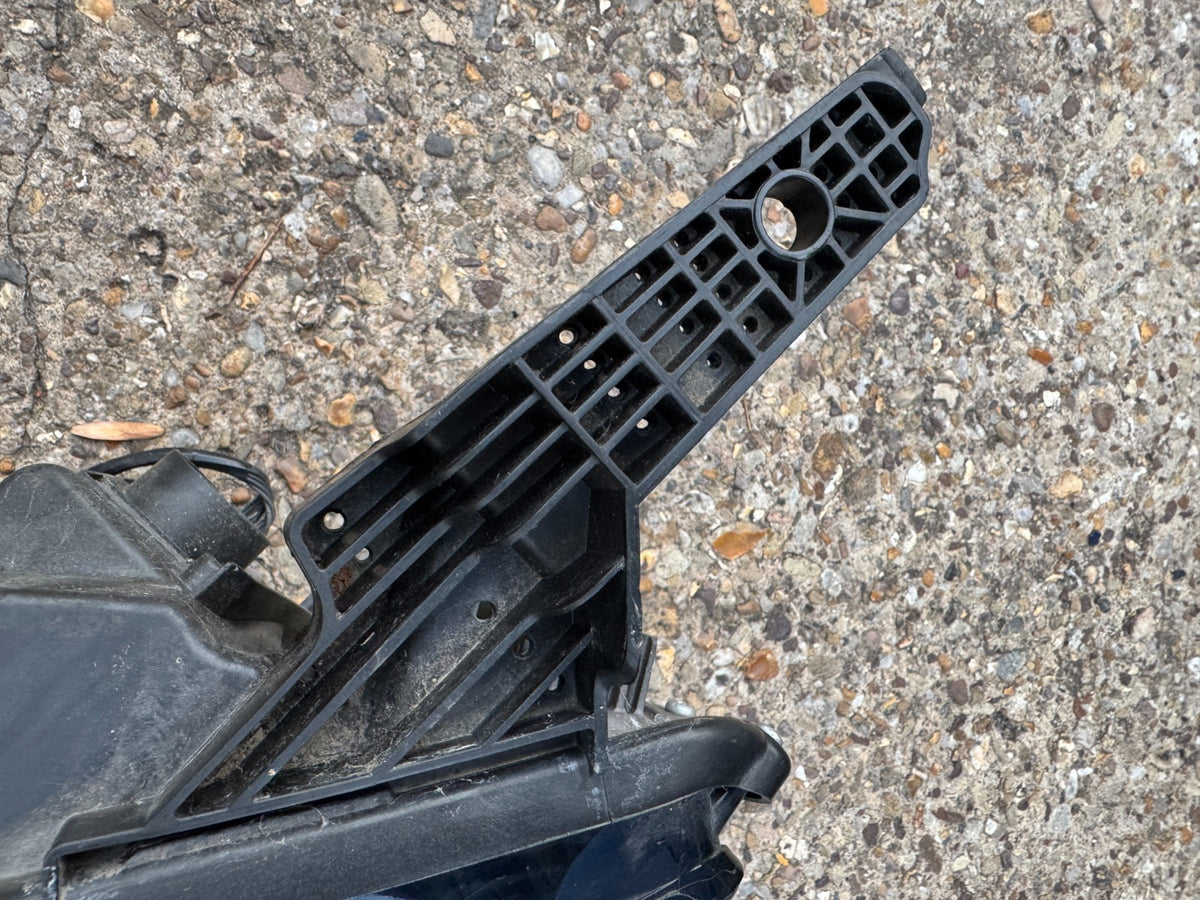 2023 2024 2025 MG 5 EV Long Range Left Side DAMAGED Headlight