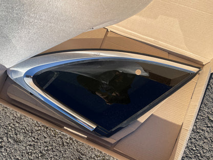 T4A46804 JAGUAR QUARTER WINDOW RIGHT F PACE X761 NEW GENUINE