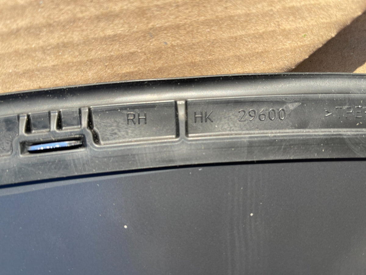 T4A46804 JAGUAR QUARTER WINDOW RIGHT F PACE X761 NEW GENUINE