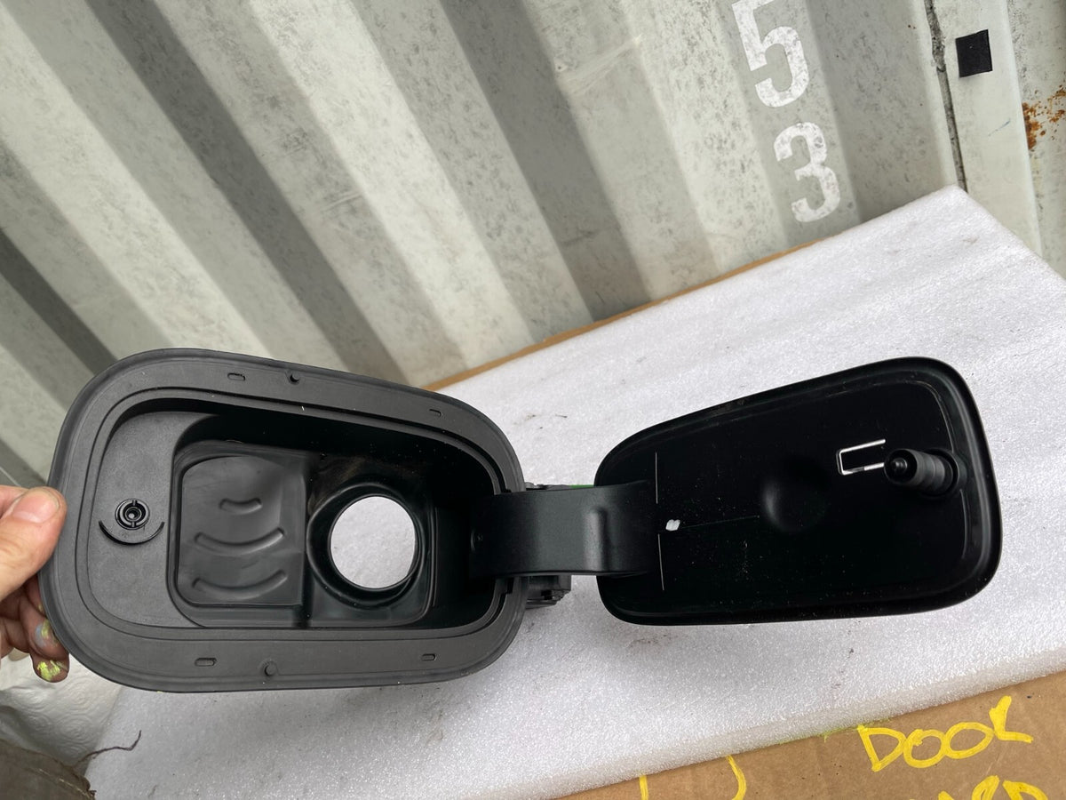 2021 FORD KUGA MK3 FUEL TANK DOOR FLAP HINGE 2020-2022