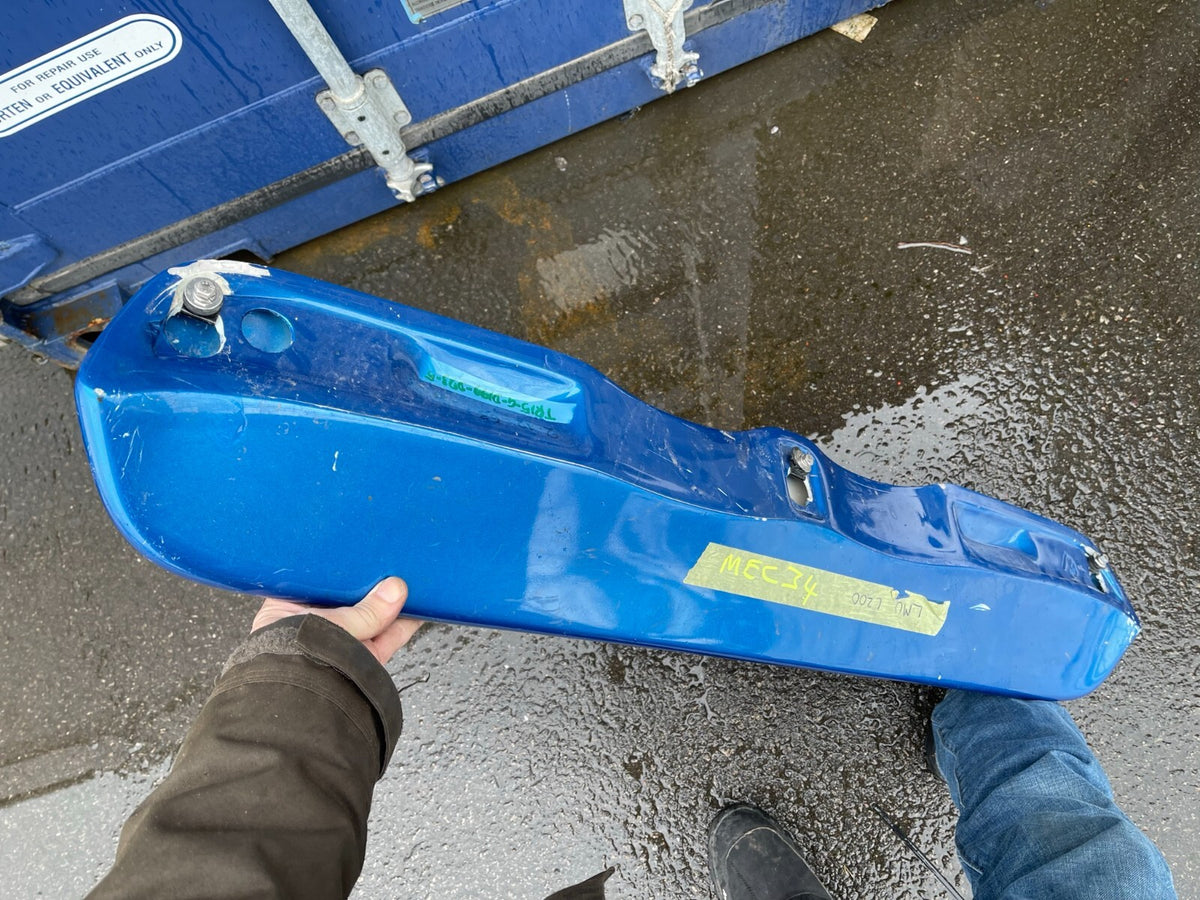 L200 fibreglass spoiler