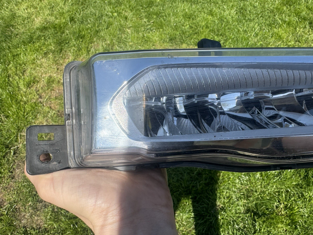 1NB012810 LAMPU KABUT KANAN / E1-A3-7-2 / 2607544 UNTUK BMW X4 G02, F98 XDRIVE 20
