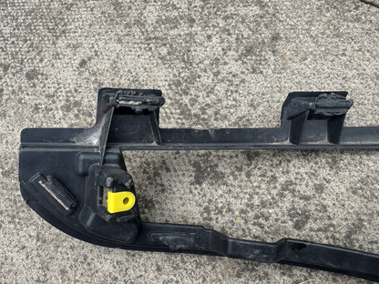 Range Rover Velar Braket Lampu Kabut Kanan Depan 2017-2023 J8A2-15266-BA Original