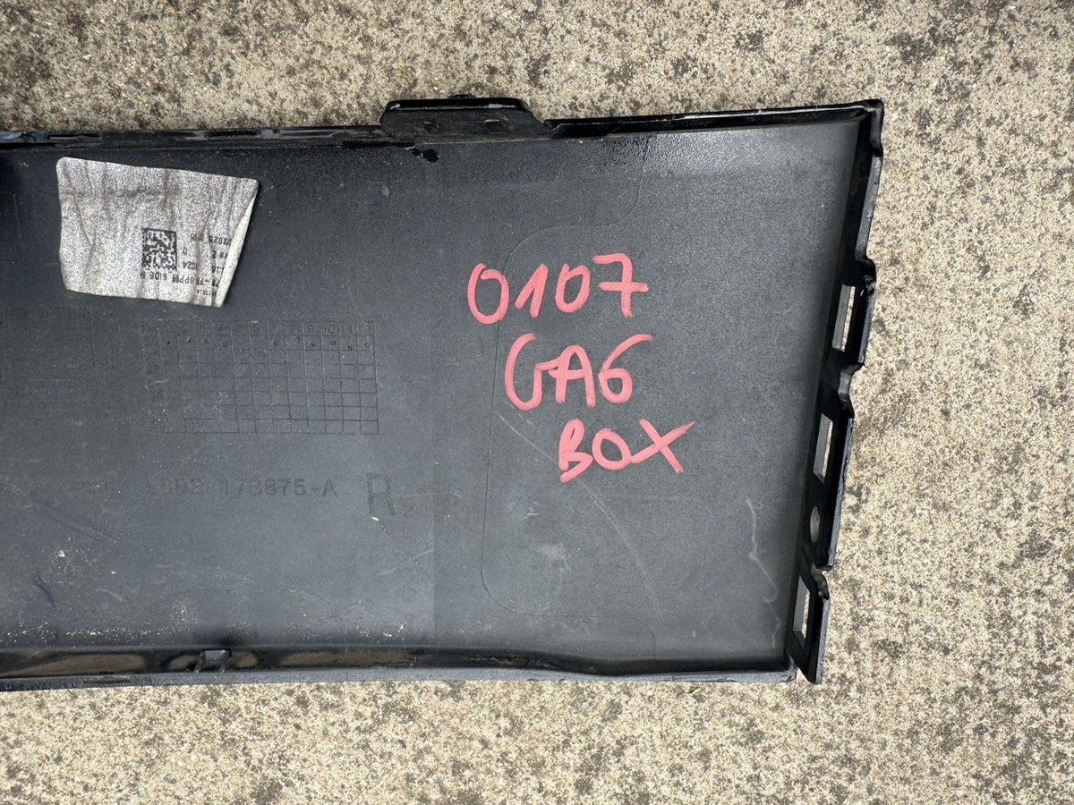 LAND ROVER DEFENDER Trim Panel 2019-2026 L8B217B875A