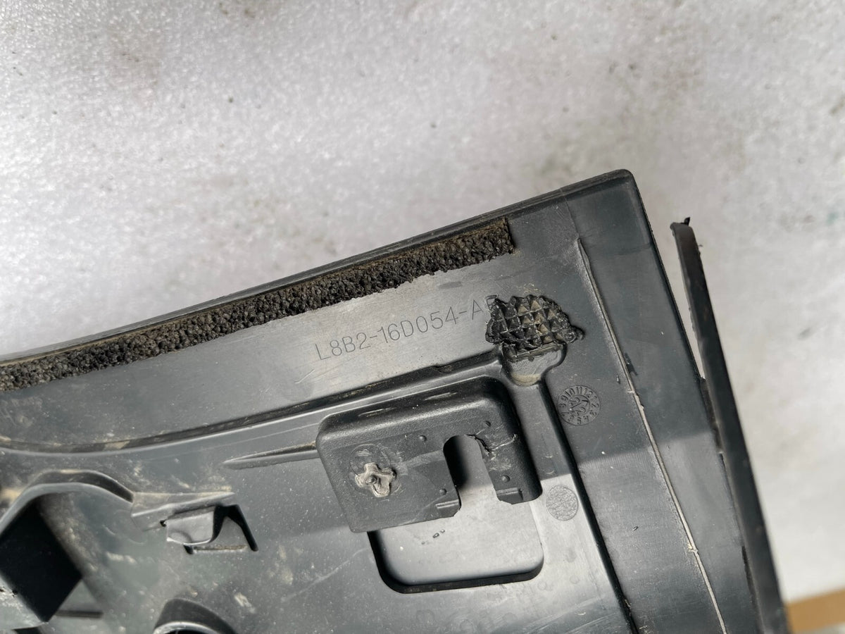 DEFENDER L663 RIGHT PROTECTION SILL L8B2-16D054-AE