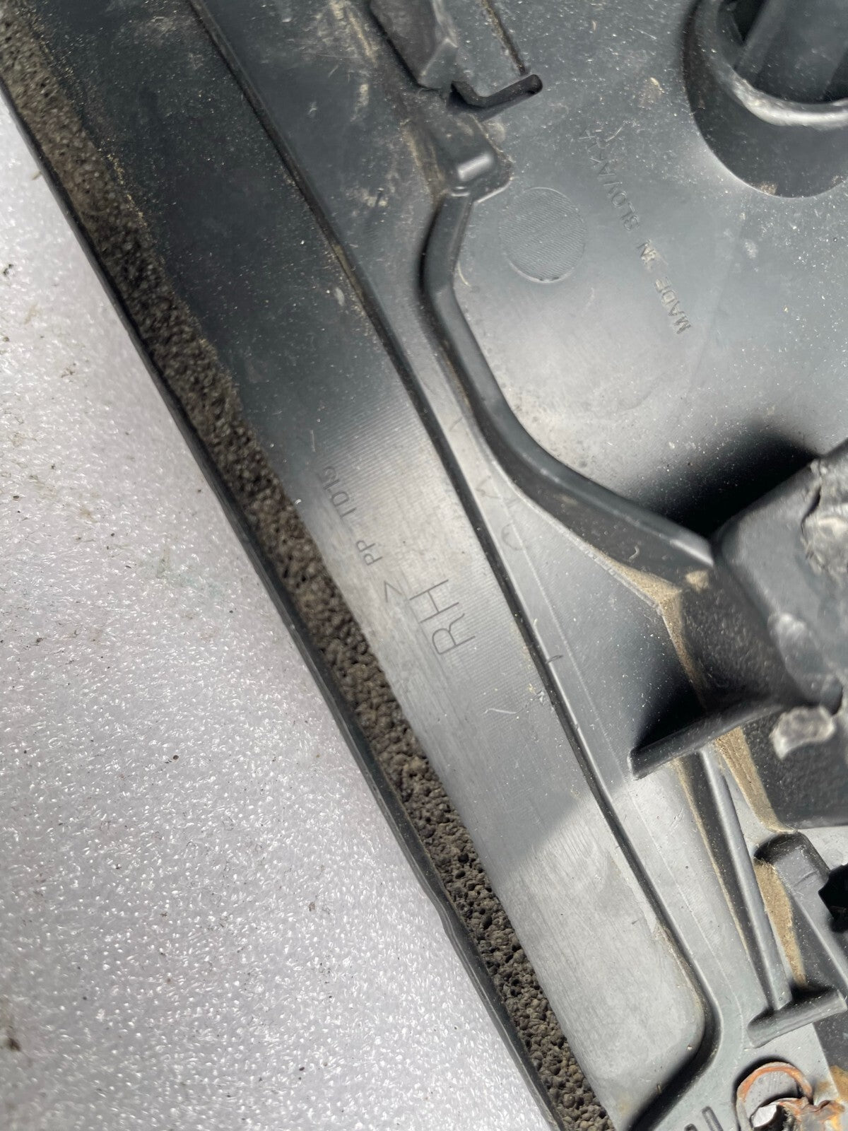 DEFENDER L663 RIGHT PROTECTION SILL L8B2-16D054-AE