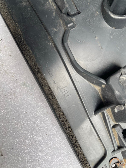 DEFENDER L663 RIGHT PROTECTION SILL L8B2-16D054-AE