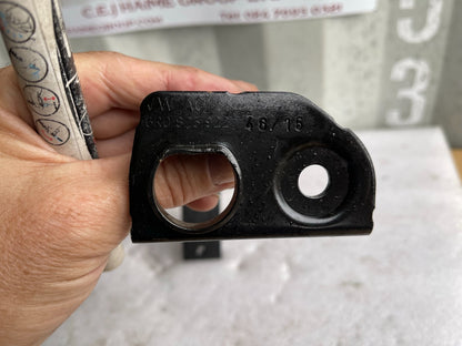 Genuine VW AUDI SKODA SEAT Polo Derby Vento-IND Bracket For Shield 6R0825922