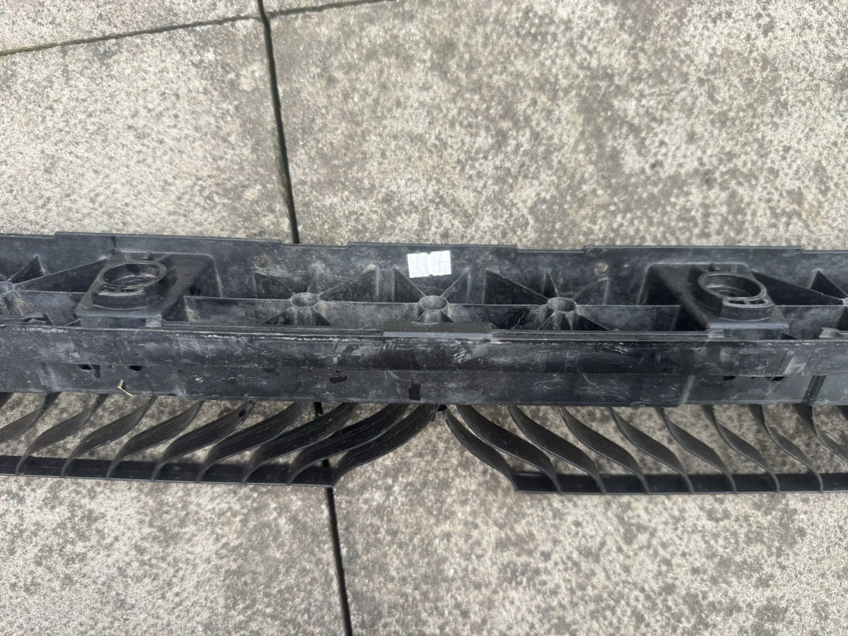 Xương đỡ cản sau chính giữa Volkswagen GOLF MK8 5H6-807-863