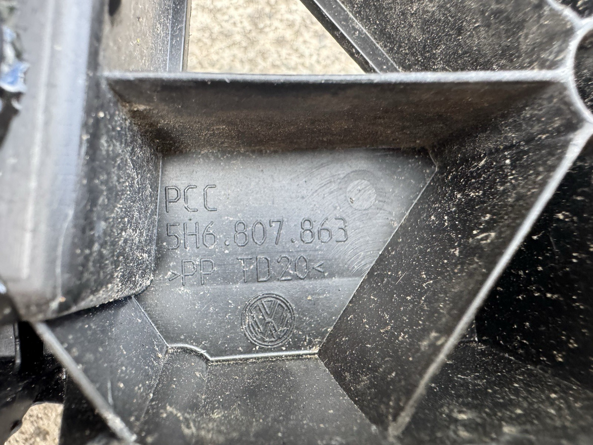 Xương đỡ cản sau chính giữa Volkswagen GOLF MK8 5H6-807-863