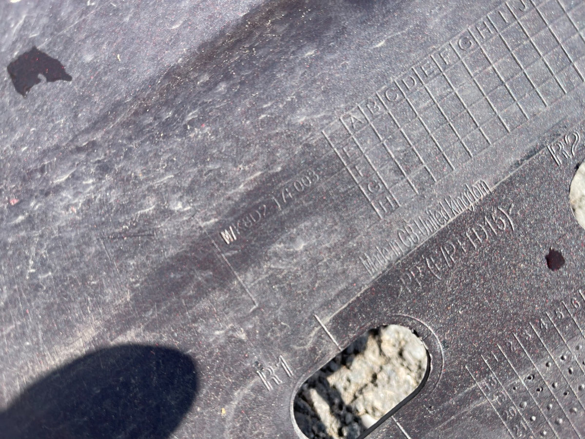 CẢN TRƯỚC XE SUV CHÍNH HÃNG RANGE ROVER 2022 MK8D2-17F003-E BỊ HƯ HỎNG