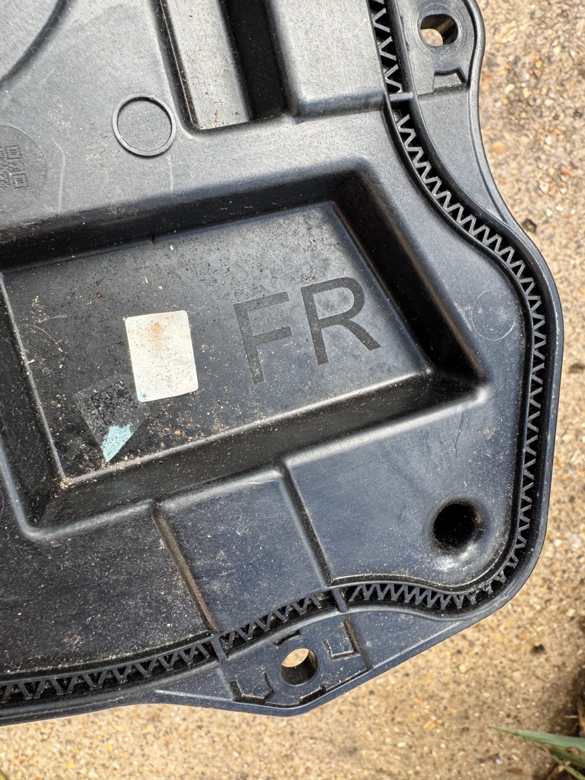 GENUINE RANGE ROVER EVOQUE L551 2024 ON FRONT RIGHT SIDE DOOR PANEL TRIM