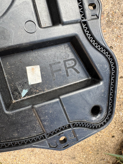 GENUINE RANGE ROVER EVOQUE L551 2024 ON FRONT RIGHT SIDE DOOR PANEL TRIM