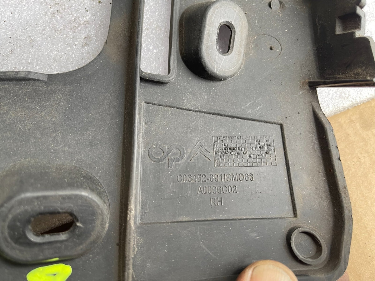2016 Citroen C4 Picasso II c06452-091ism063 Bumper Support moulding