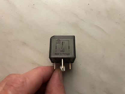DH2214B192CA JAGUAR LAND ROVER BLACK 4 PIN RELAY 40A EXPRESS DELIVERY