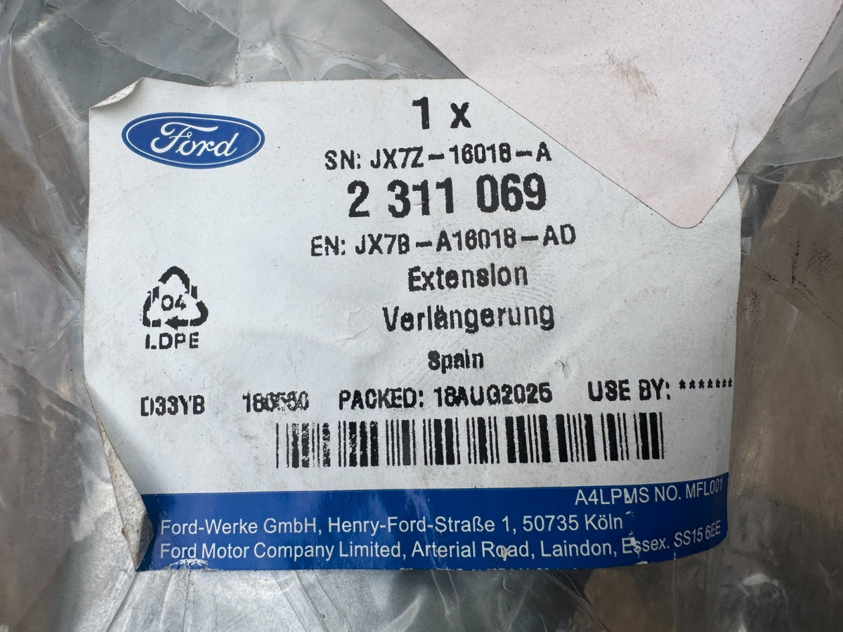 Genuine Ford Focus RIGHT Front Fender Dash Extension 2018-On 2311069