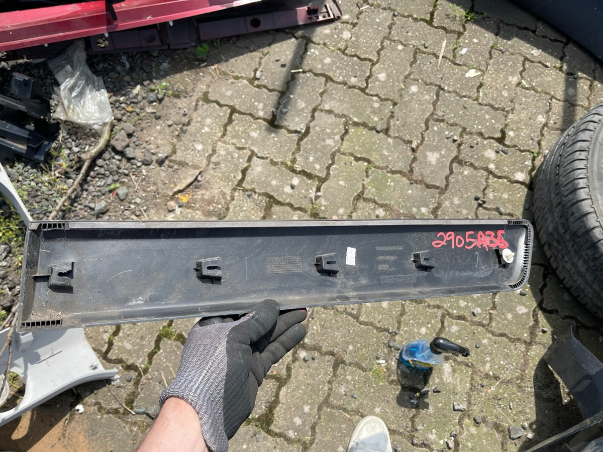 GENUINE CITROEN PEUGEOT FIAT RIGHT SIDE REAR EXTERIOR DOOR MOULDING 1308823070DX