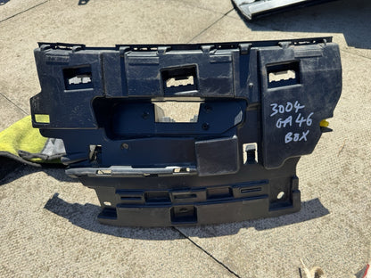 Range Rover Sport L461 ขายึดกันชนหน้า ขวา 2022 ON N9X2-17C862-A แท้