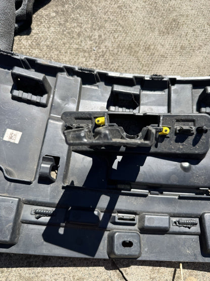 Range Rover Sport L461 ขายึดกันชนหน้า ขวา 2022 ON N9X2-17C862-A แท้