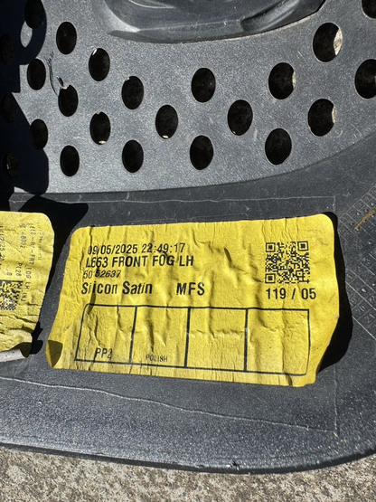 BFD085722 2024 LAND ROVER DEFENDER 110 L663 霧燈罩 L8B2-15B217-A