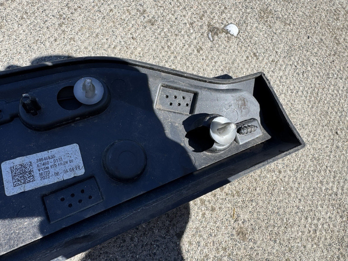 NẸP DƯỚI CỬA TRƯỚC BÊN TRÁI CHÍNH HÃNG VOLVO XC90 2019-2024 31448425