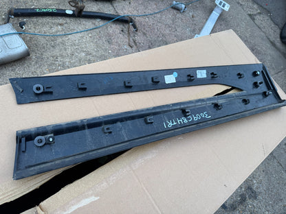 986412678001 Peugeot front left door trim 2025