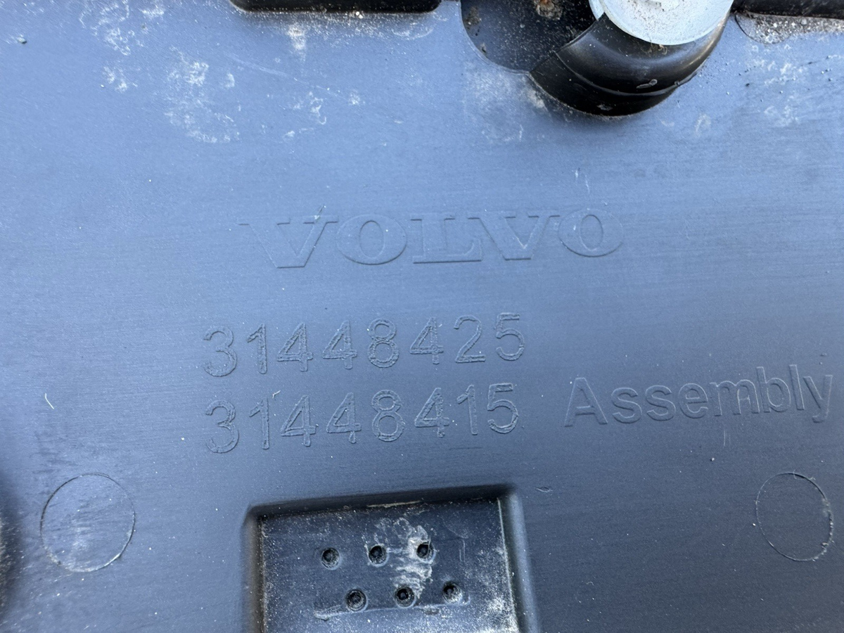 NẸP DƯỚI CỬA TRƯỚC BÊN TRÁI CHÍNH HÃNG VOLVO XC90 2019-2024 31448425