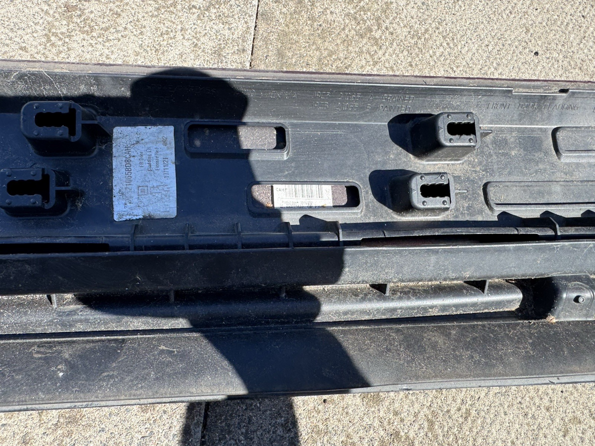 Ốp sườn dưới cửa trước bên trái JAGUAR E-PACE X540 J9C3-21065-A J9C3-21065-B