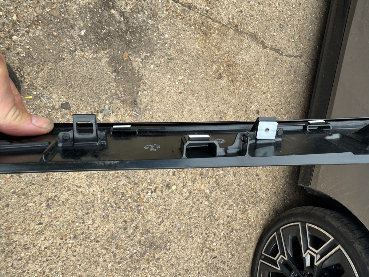 Toyota 3rd level brake light bar damaged 47-138 koito 148r000428