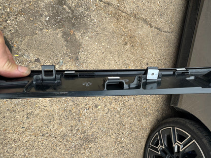 Toyota 3rd level brake light bar damaged 47-138 koito 148r000428