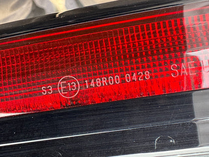 Toyota 3rd level brake light bar damaged 47-138 koito 148r000428